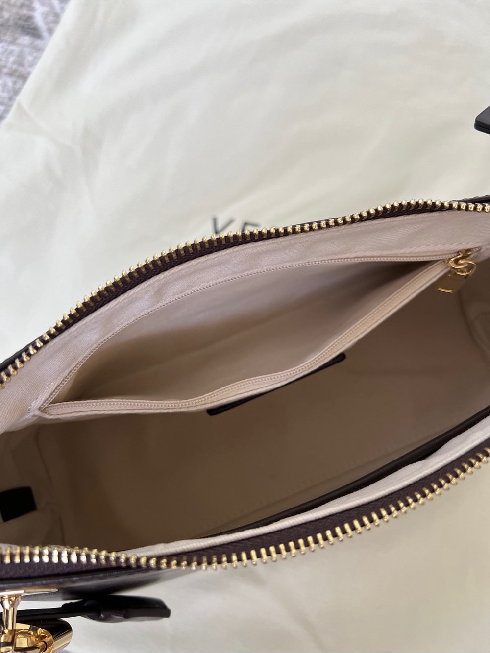 Verafied Dark Chocolate Brown Leather Shoulder Bag with Gold Hardware - Picture 6 of 6
